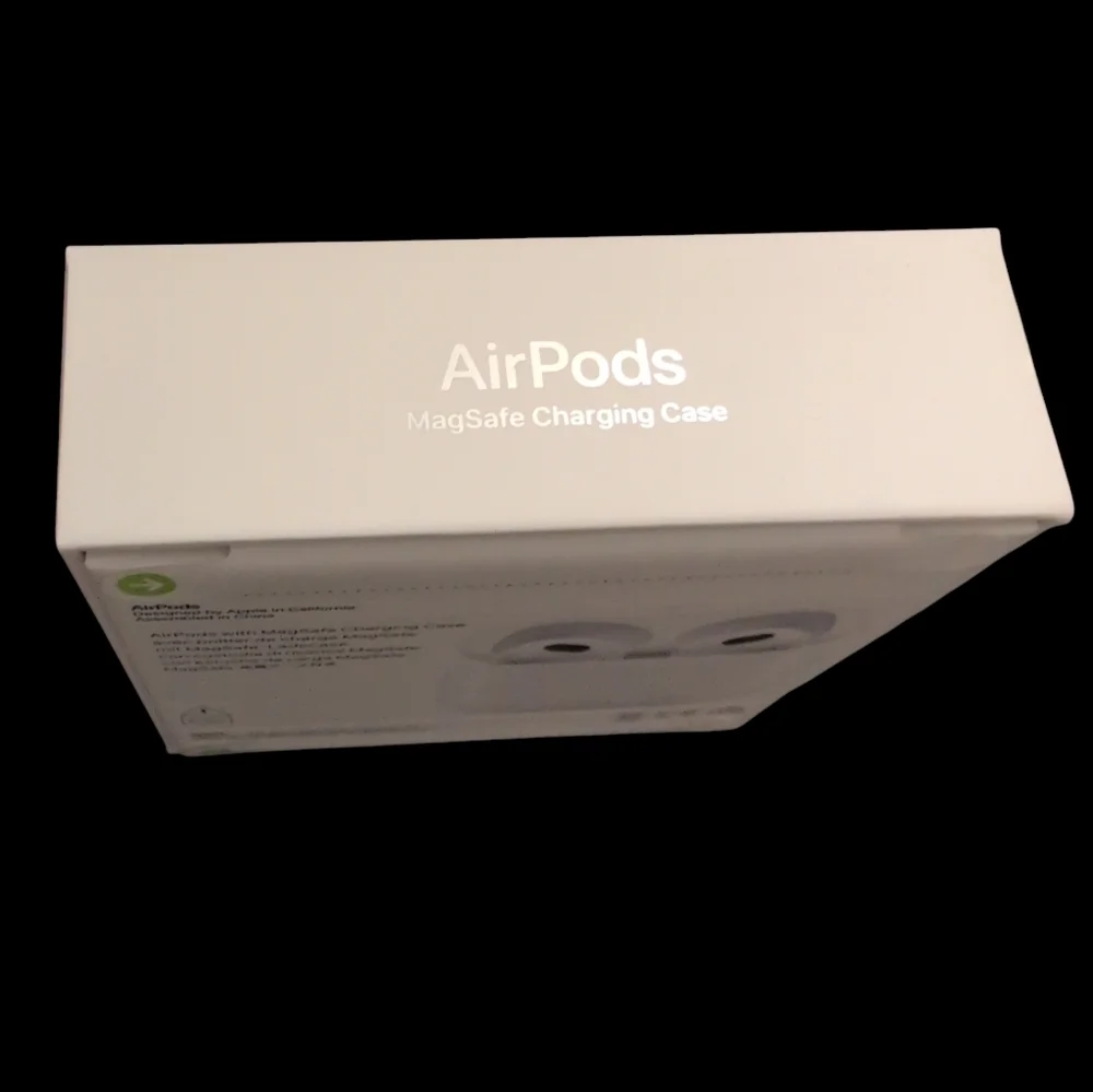 [New] Apple AirPods 3rd Gen with MagSafe Charging Case in White MME73LL/A